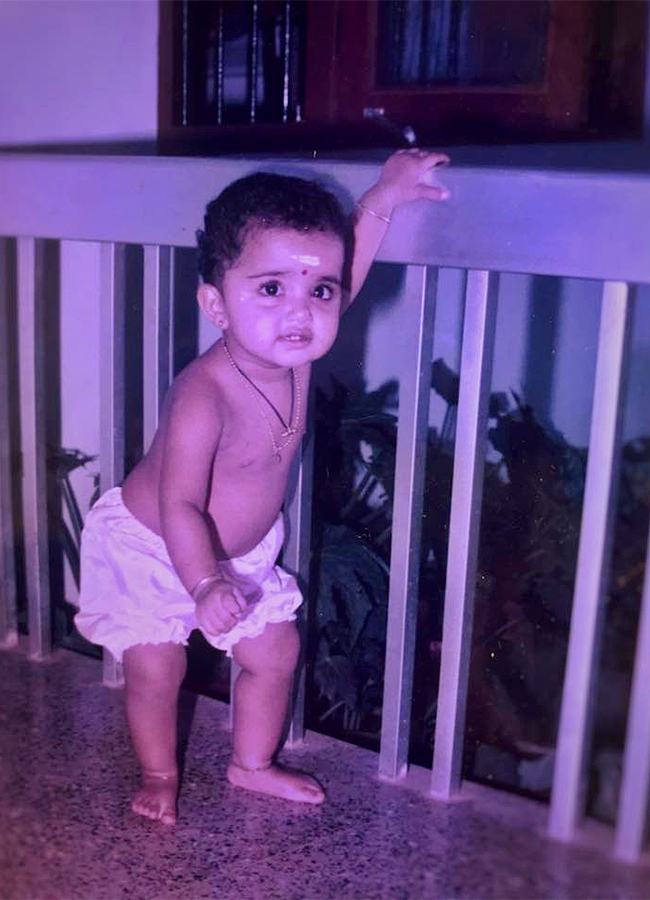 Tollywood Actress Anupama Parameswaran Birthday Special Photos18