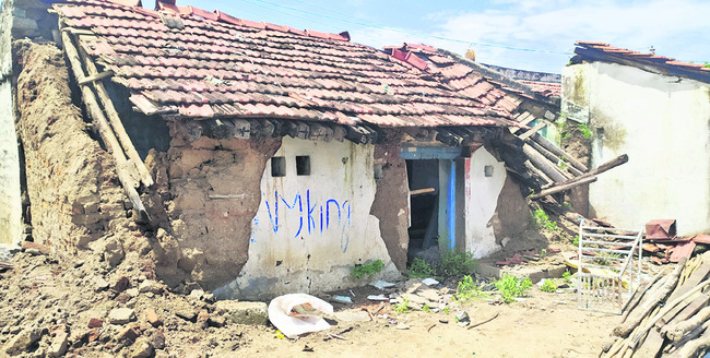 పునరావాస కష్టాలు? 3