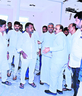 వైఎస్సార్‌సీపీ నూతన కార్యాలయం పరిశీలన1