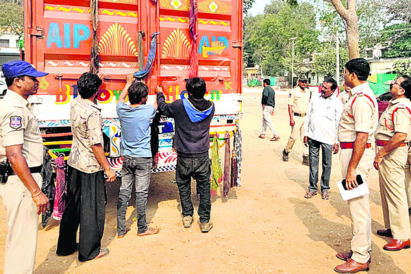 చెరువులో పడి వ్యక్తి మృతి 1