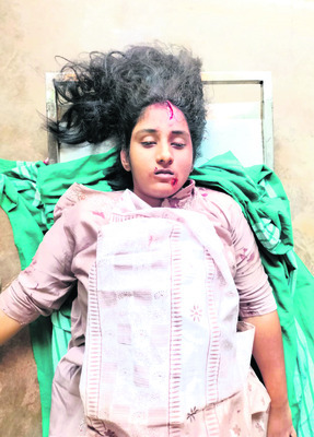 నల్ల బ్యాడ్జీలతో వీఆర్‌ఓల నిరసన  
2