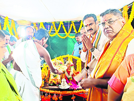 వైభవోపేతంగా తెప్పోత్సవం1