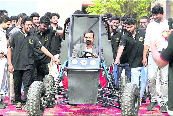 ఆర్జీయూకేటీలో ‘టీమ్‌ గరుడ’ ఆవిష్కరణ1