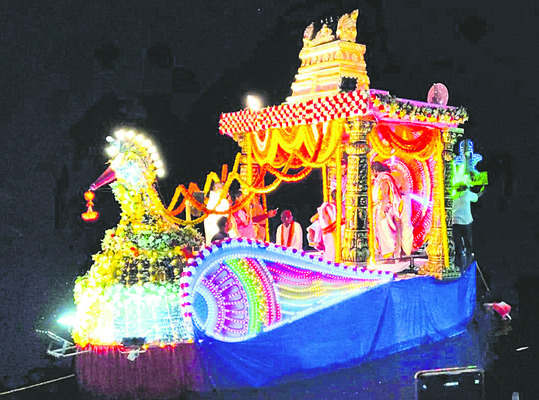 నేత్రపర్వంగా భీమేశ్వరుని జల విహారం1