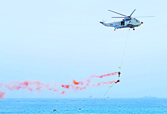 సాగరతీరంలో సాహస గర్జన4