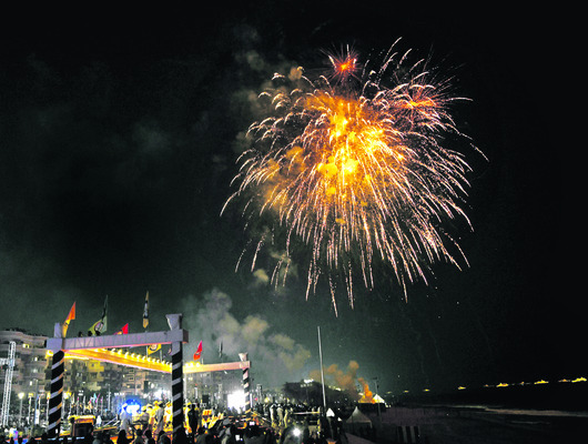 సాగరతీరంలో సాహస గర్జన6