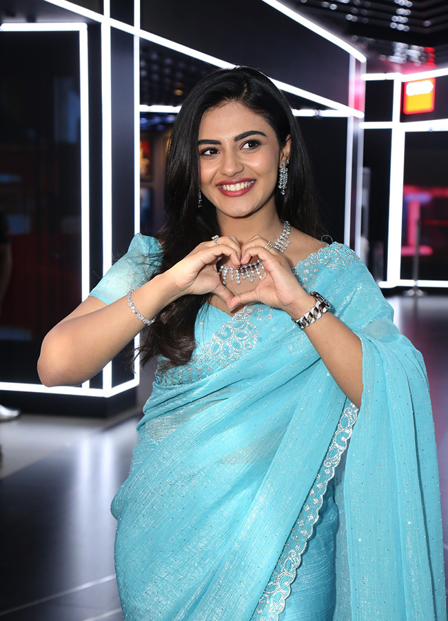 Actress Nayan Sarika HD Photos12