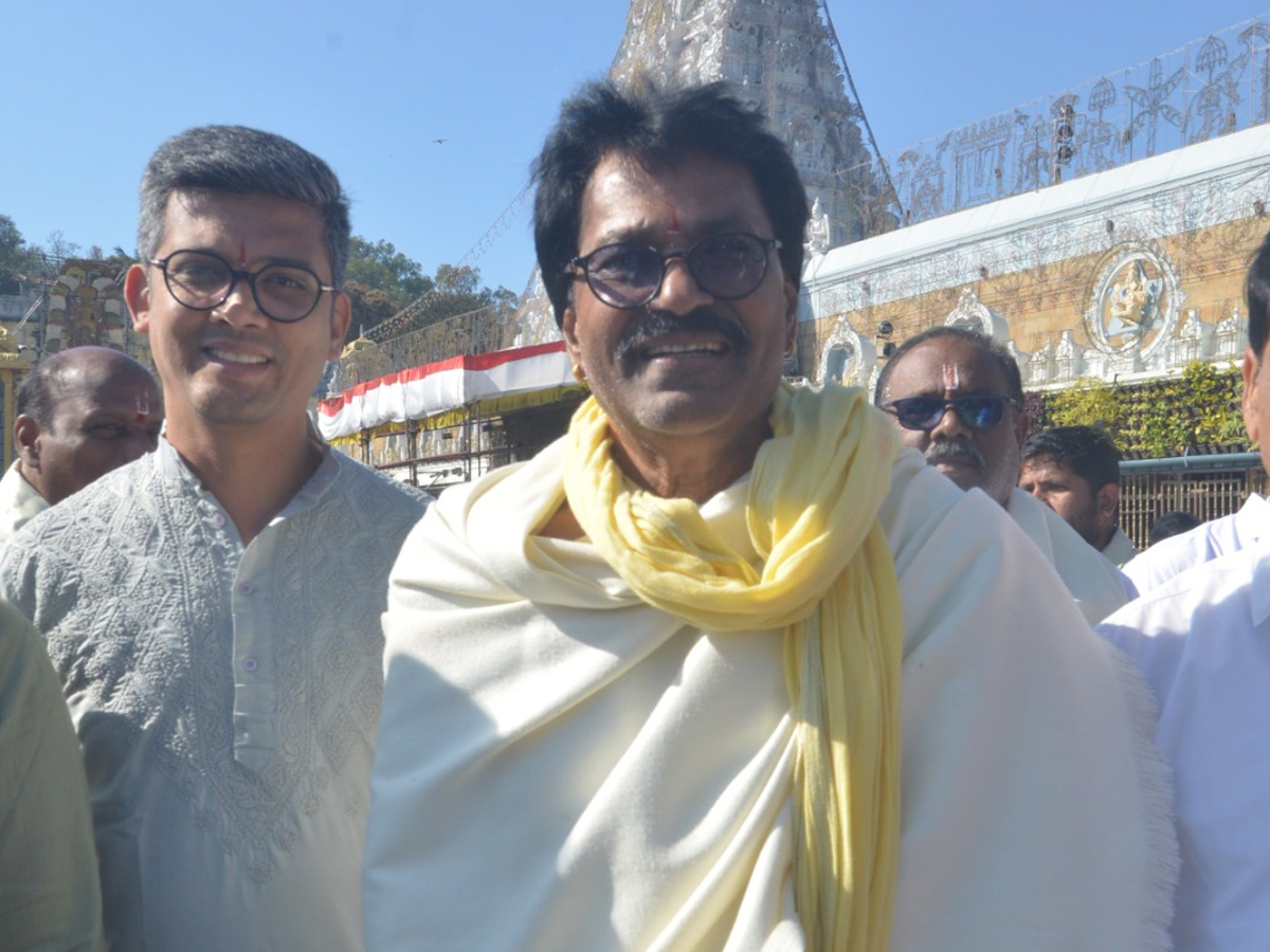 Celebrities Visit Tirumala Temple Photos 8
