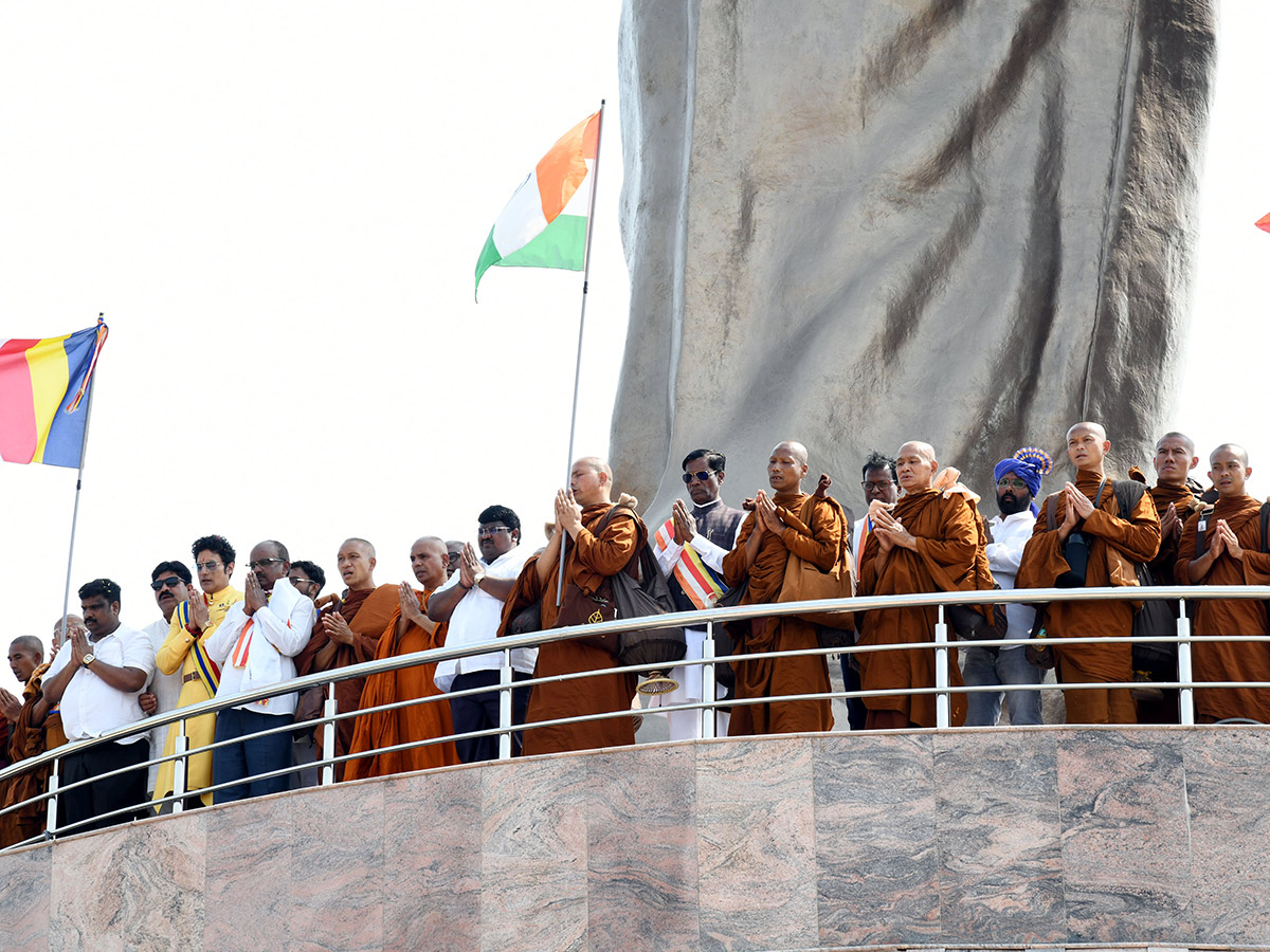 Hussain Sagar : Buddha refuge is Gachchami11