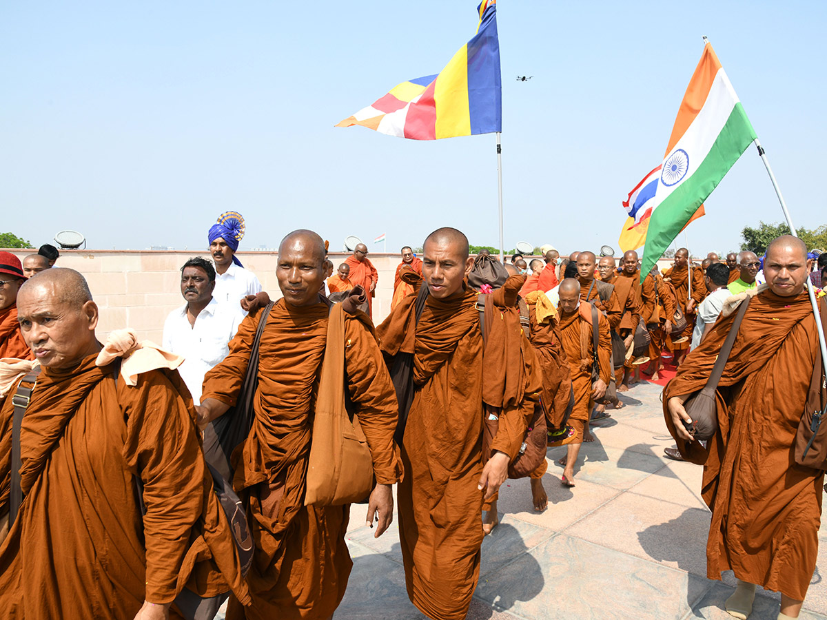 Hussain Sagar : Buddha refuge is Gachchami14