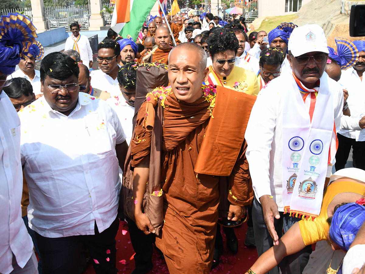 Hussain Sagar : Buddha refuge is Gachchami20