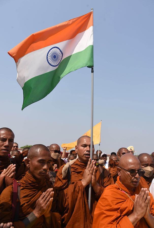 Hussain Sagar : Buddha refuge is Gachchami25