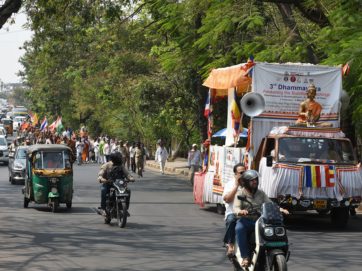 Hussain Sagar : Buddha refuge is Gachchami4