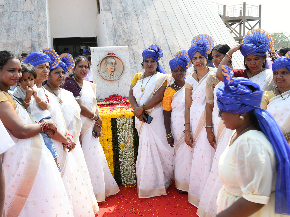 Hussain Sagar : Buddha refuge is Gachchami9