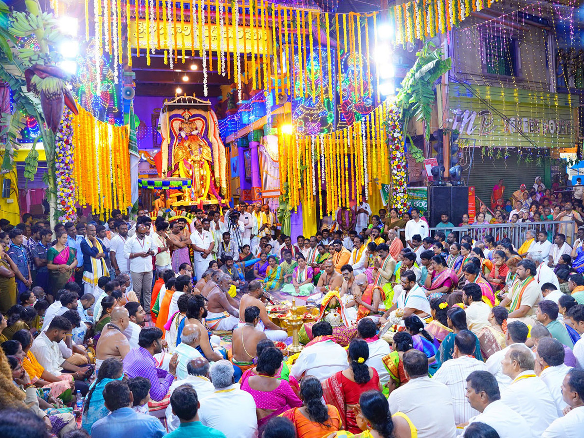 Shiva and Parvati in grandeur at Srikalahasti2