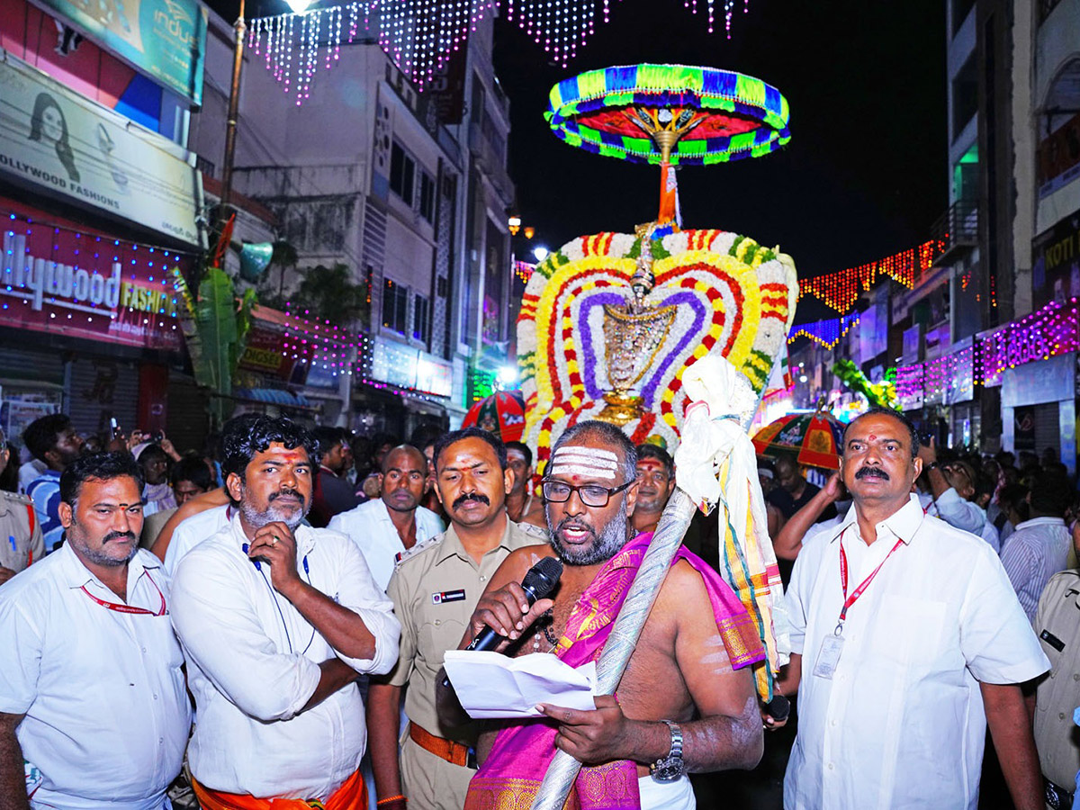 Shiva and Parvati in grandeur at Srikalahasti22