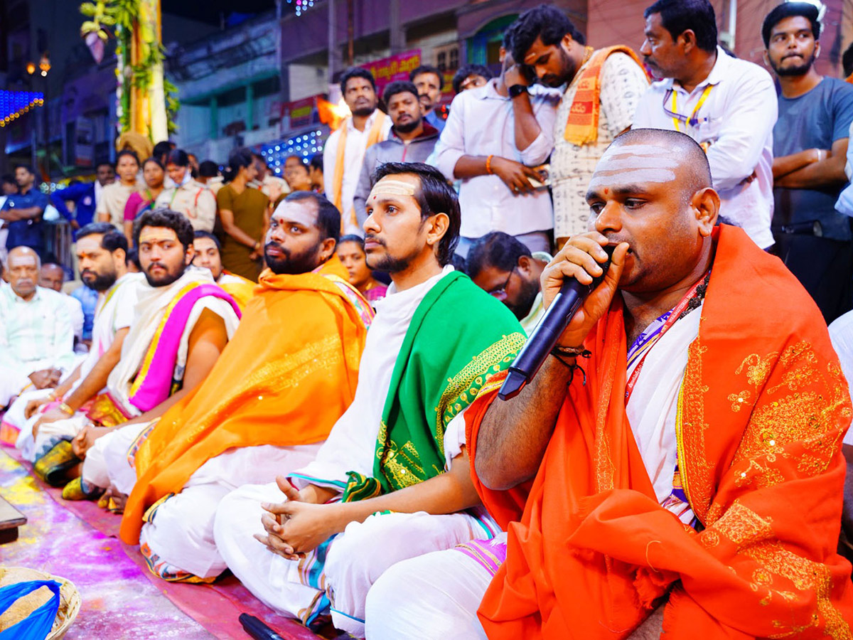 Shiva and Parvati in grandeur at Srikalahasti5