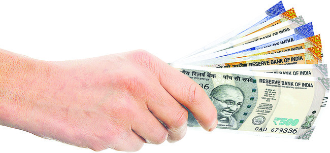 ఎరువుల బస్తా రూ. 2 వేలు2