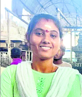 చెరువులో దూకి మహిళ ఆత్మహత్య2