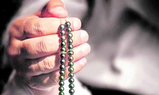 కనిపించిన నెలవంక 2