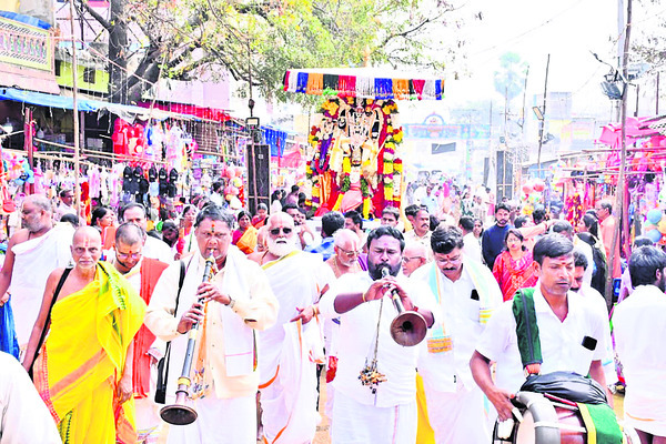 కనుల పండువగా రథోత్సవం1