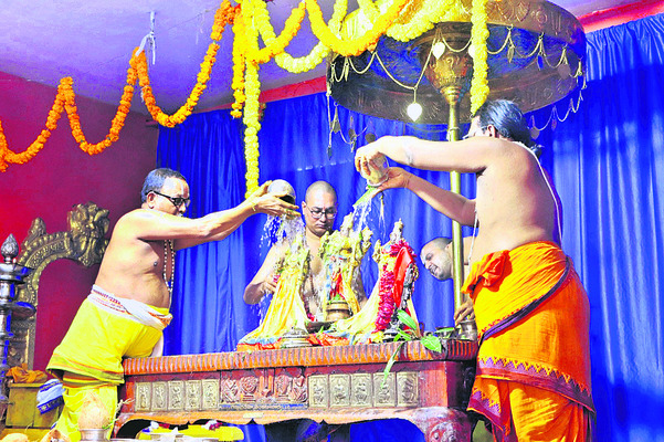 వైభవంగా సహస్ర కలశాభిషేకం1