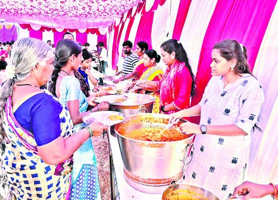  నేత్రపర్వంగా  గాలెమ్మ దేవి రథోత్సవం 1