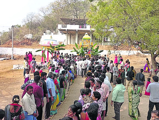 సెంటిమెంట్‌ కోసం   బీఆర్‌ఎస్‌ డ్రామాలు
1