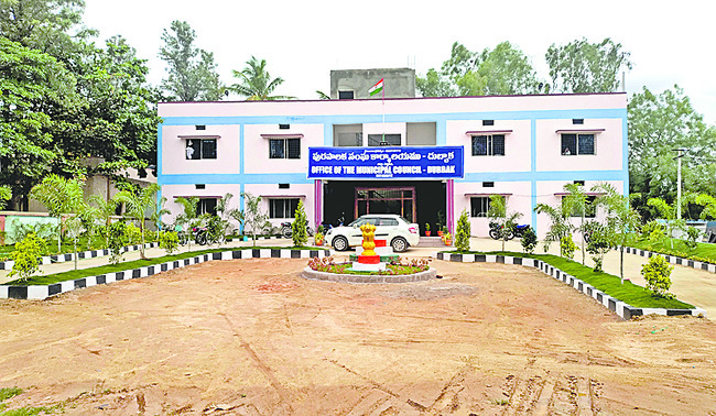 ఎత్తుకు.. పైఎత్తు1