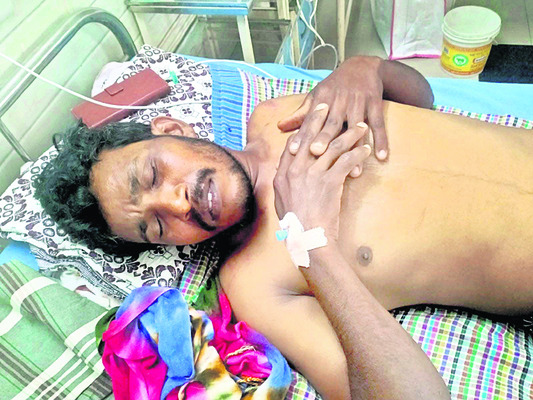 నత్తగుళ్లపాడు వైఎస్సార్‌సీపీ సర్పంచ్‌పై హత్యాయత్నం 2