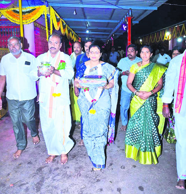 జములమ్మా.. సల్లంగ చూడమ్మా.. 1