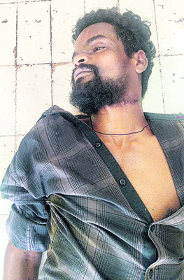 ఉరేసుకొని వలస కూలీ ఆత్మహత్య1