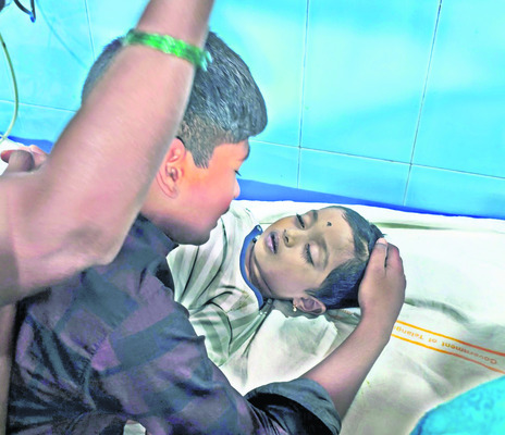 ఆస్పత్రిలో చిన్నారి మృతి2