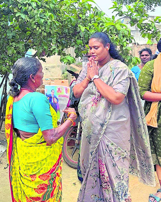 అనుచరుడి కోసం గిరిజనుల గొంతు కోస్తారా? 1