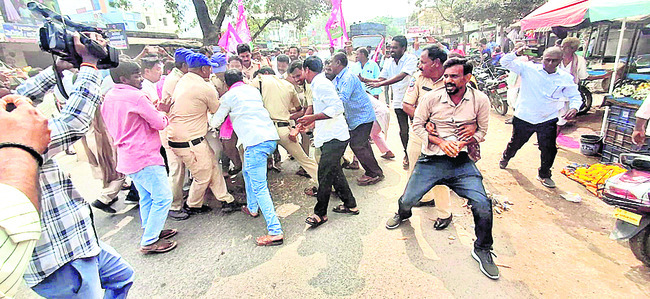 ప్రభుత్వానిది కక్ష సాధింపు చర్యే1