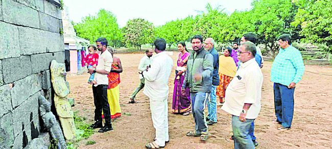సందర్శించిన జిల్లా కలెక్టర్‌ 1