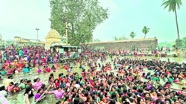 భక్తజన సాగరం..5