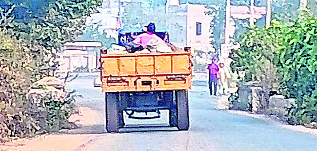 ఆగని ఇసుక దందా 1