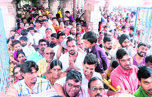 మల్లన్న దర్శనానికి పోటెత్తిన భక్తులు 1