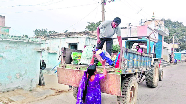 ● ఊరంతా ఖాళీ! 2