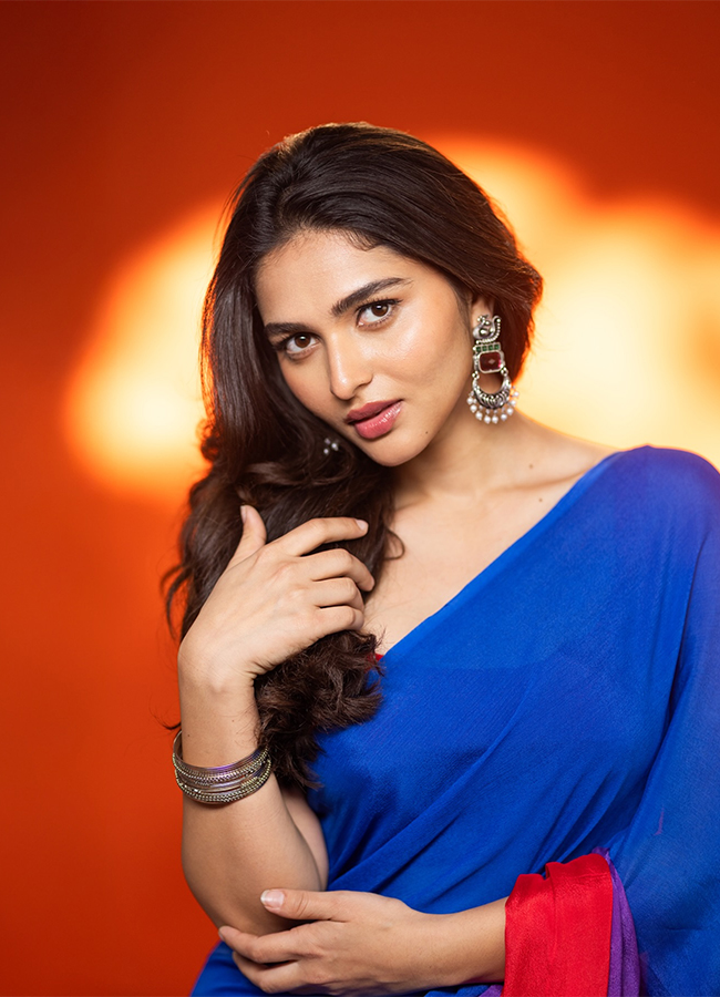 Actress Kayadu Lohar Beautiful Pictures HD6