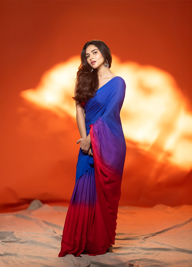 Actress Kayadu Lohar Beautiful Pictures HD8