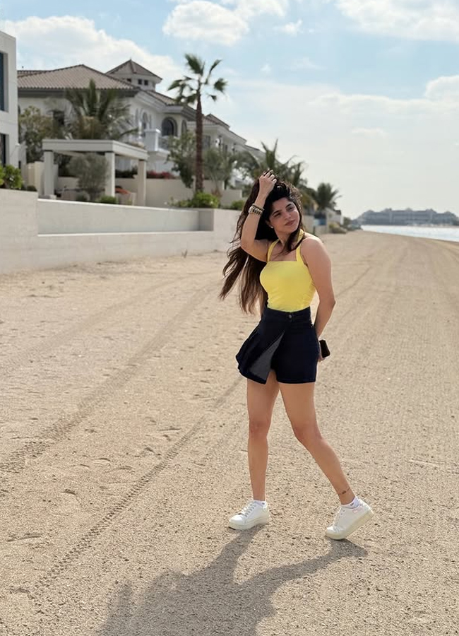 Divya Bharathi chilling out in Dubai (Photos)17