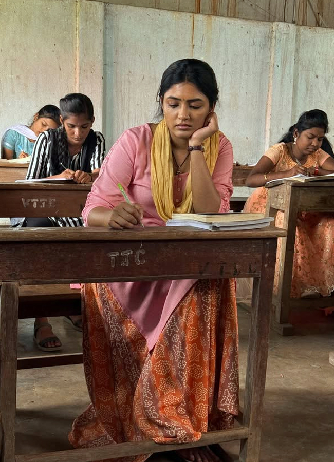 Eesha Rebba shared 'Om Shanti' movie memories (Photos)13