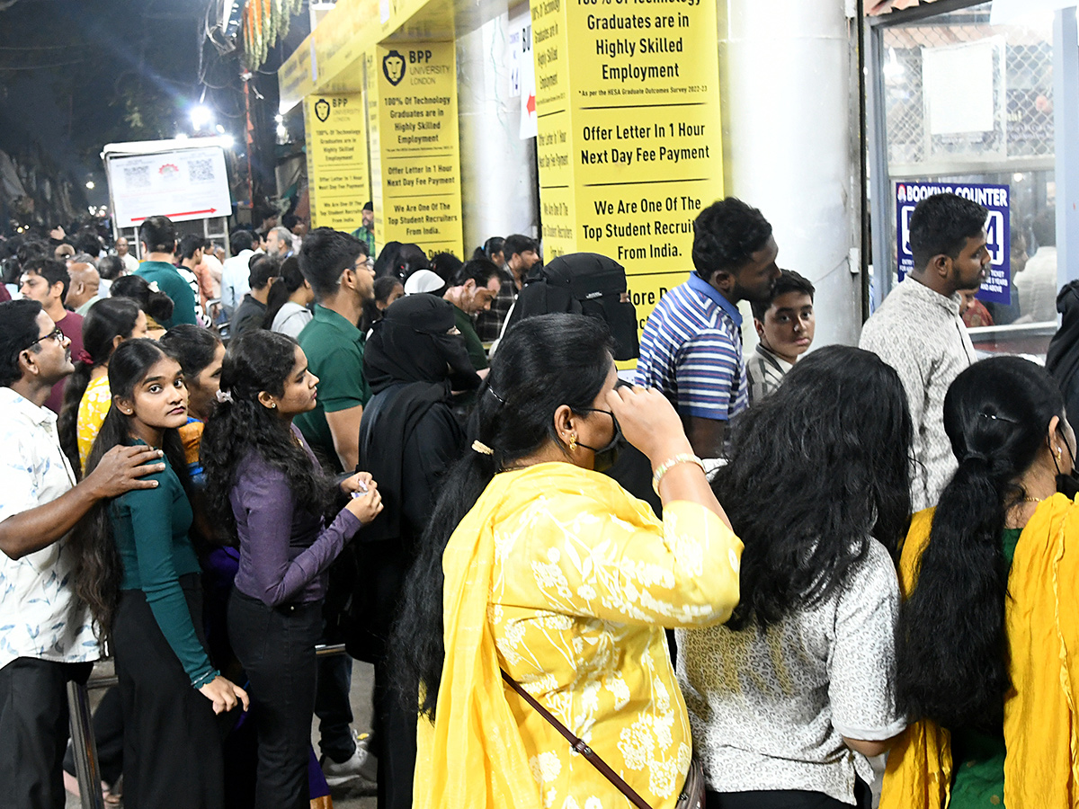 Heavy Rush In Numaish Exhibition 2026 Photos11