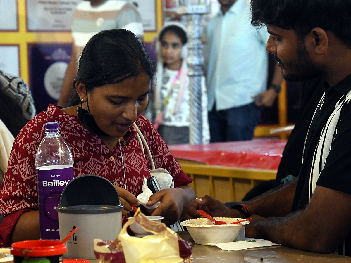 Heavy Rush In Numaish Exhibition 2026 Photos5