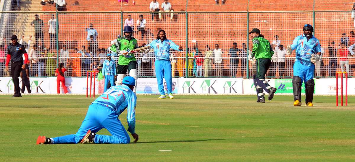 TV Actress Dance at Anantapur Cine Celebrities Cricket19