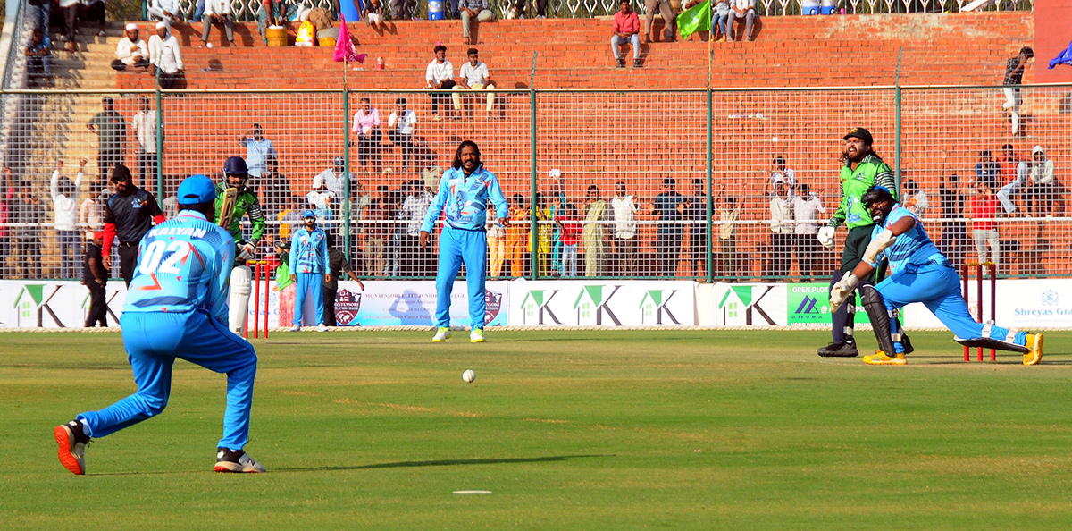 TV Actress Dance at Anantapur Cine Celebrities Cricket20