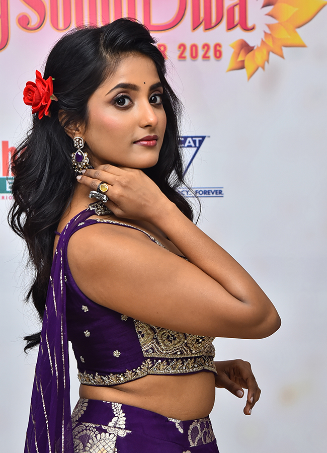 Tollywood Actress Ulka Gupta Viral Photos4