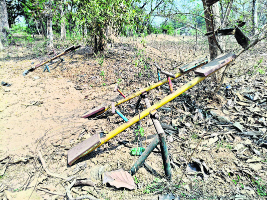 తుప్పు పడుతున్నాయ్‌..2